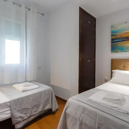 El Velero En La Playa Victoria Grupo Ac Gestion Cádiz