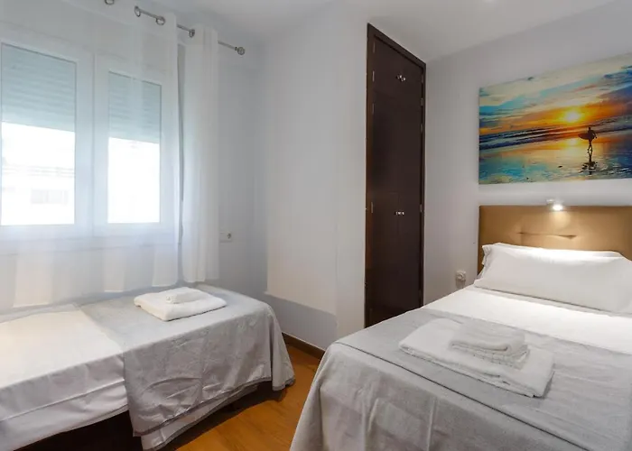 El Velero En La Playa Victoria Grupo Ac Gestion كاديز