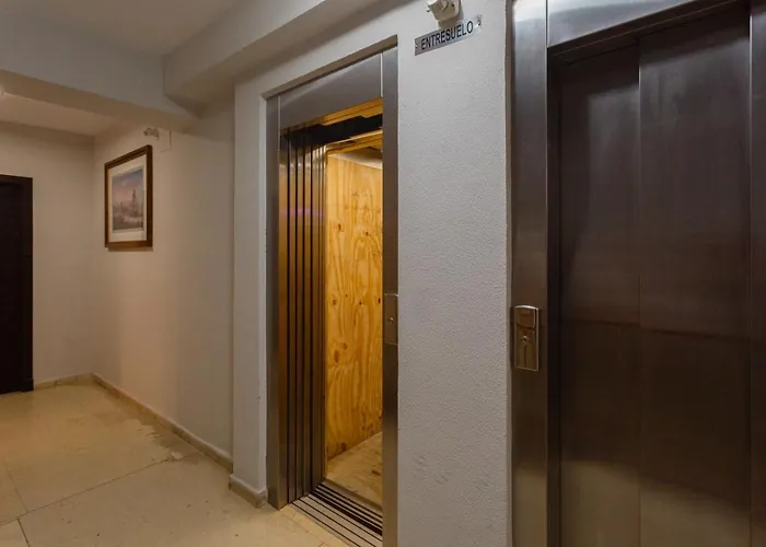 El Velero En La Playa Victoria Grupo Ac Gestion